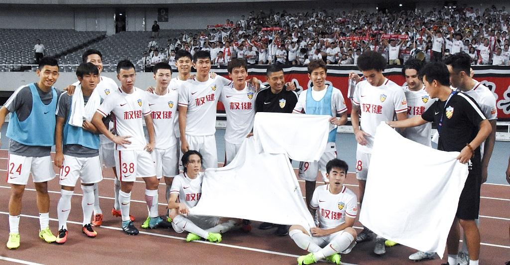  马赛球迷冲突引发骚乱，足协追加主场空场处罚  