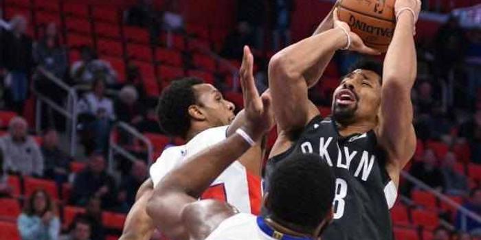  佛罗伦萨租借巴黎弃将成功，法国边锋首秀献绝杀  