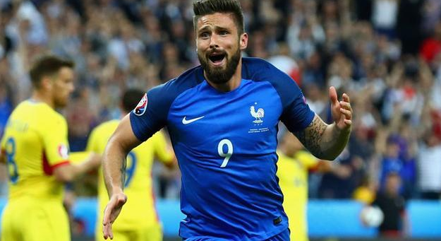  那不勒斯年轻前锋闪耀梅开二度  