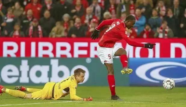  波鸿保级生死战告捷 绝地反击续留德甲  